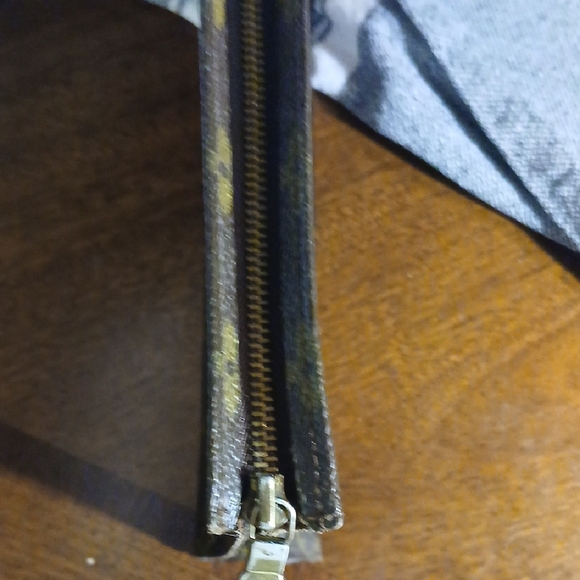 Louis Vuitton Monogram Clutch - Picture 11 of 15